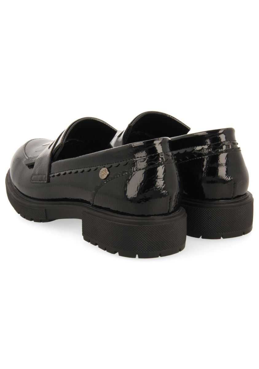 Elegant Black Patent Effect Loafers with Tassel Detail and Microfiber Insole