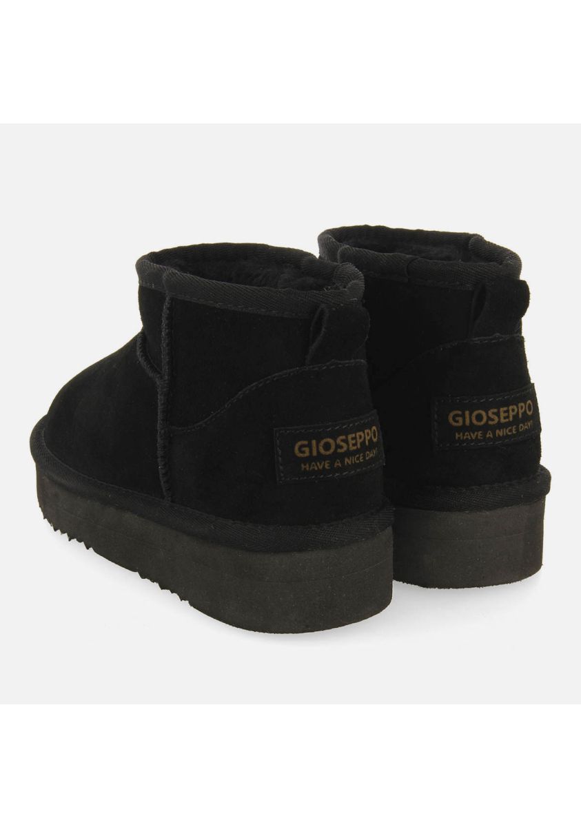 Gioseppo Kid's Black Australian-Style Boots: Warm & Breathable Polyester Lined Comfort
