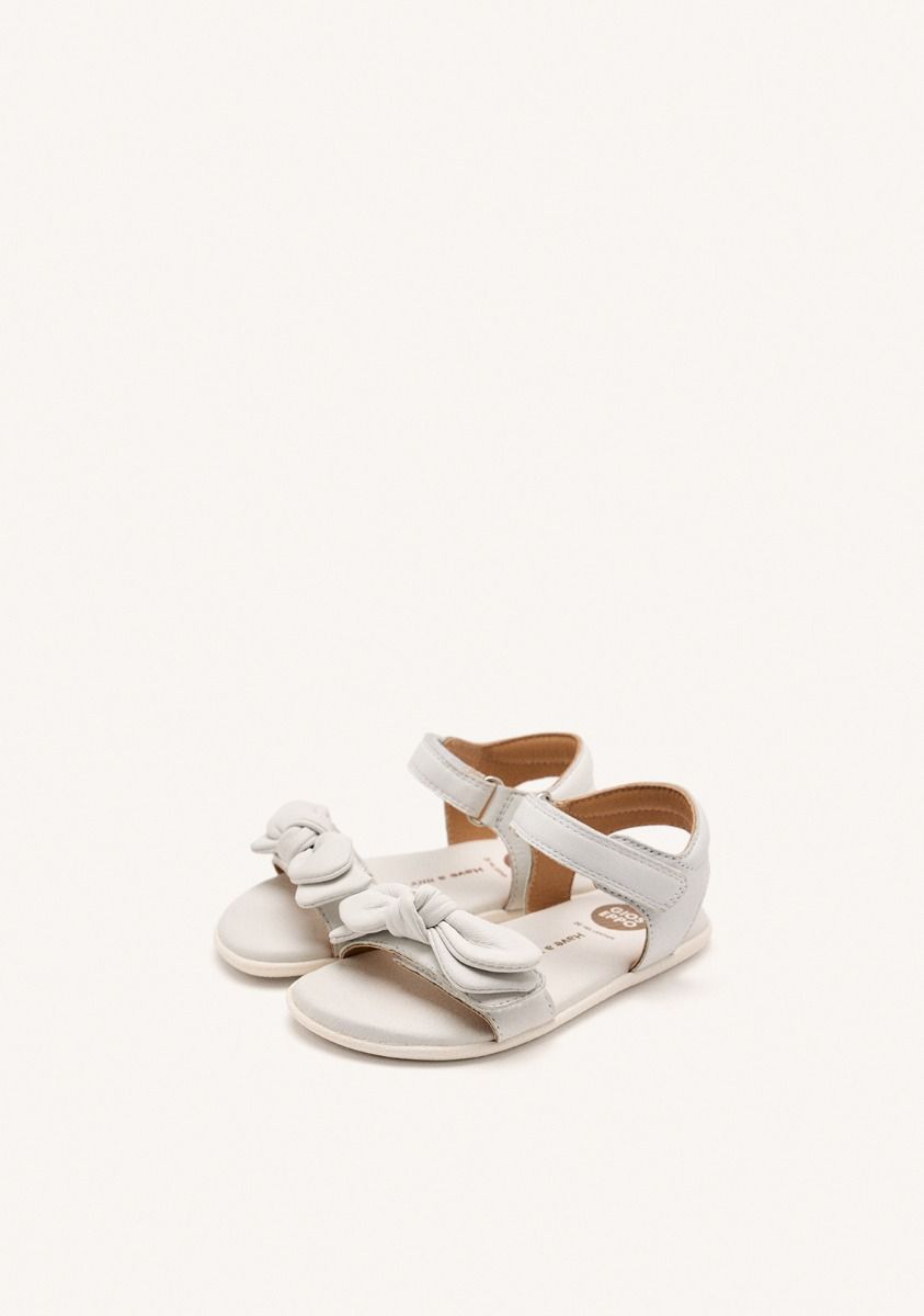 Gioseppo Barefoot Berkley White Leather Flower Sandals for Natural Stride