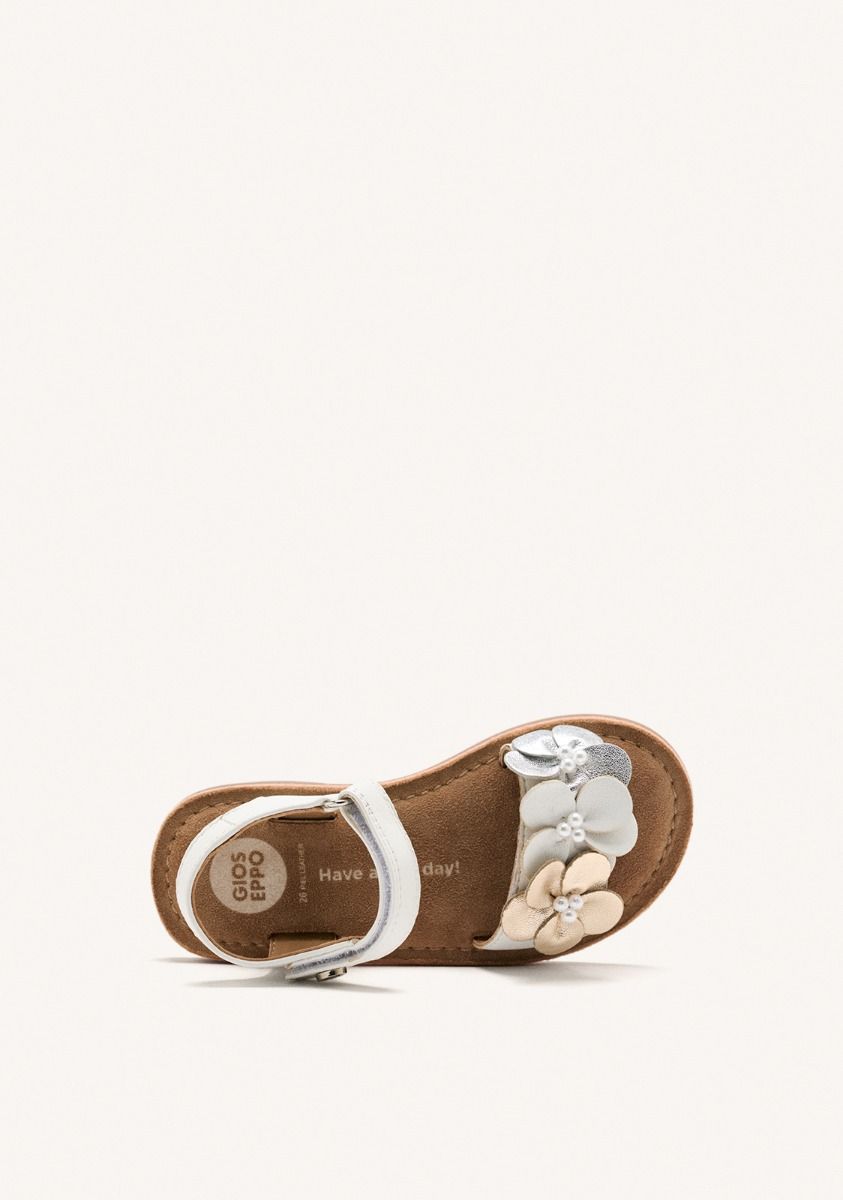 https://gioseppo.com/en-eu/media/catalog/product/cache/f4dd957c709b2d9c52151fabe7d0b512/e/7/e74718_blanco_01.jpg