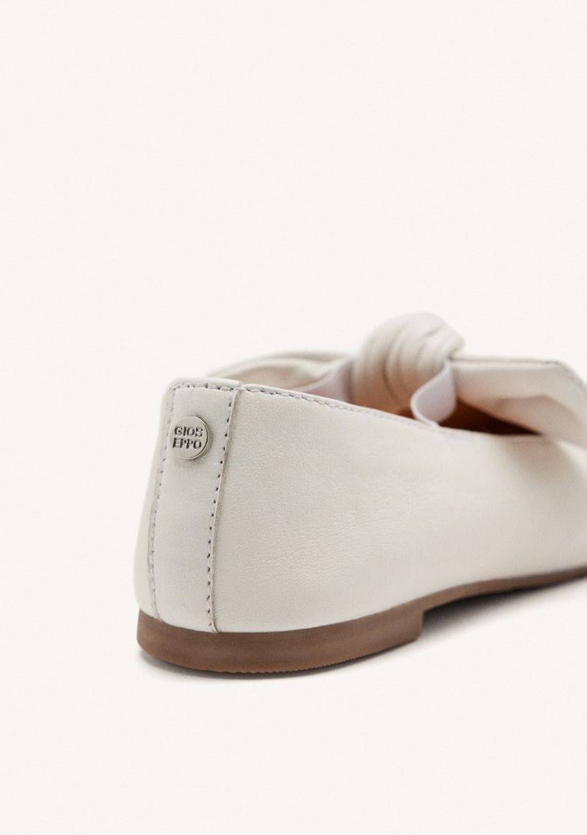 Elegant White Leather Mary-Jane Ballet Flats with Bow Detail for Girls