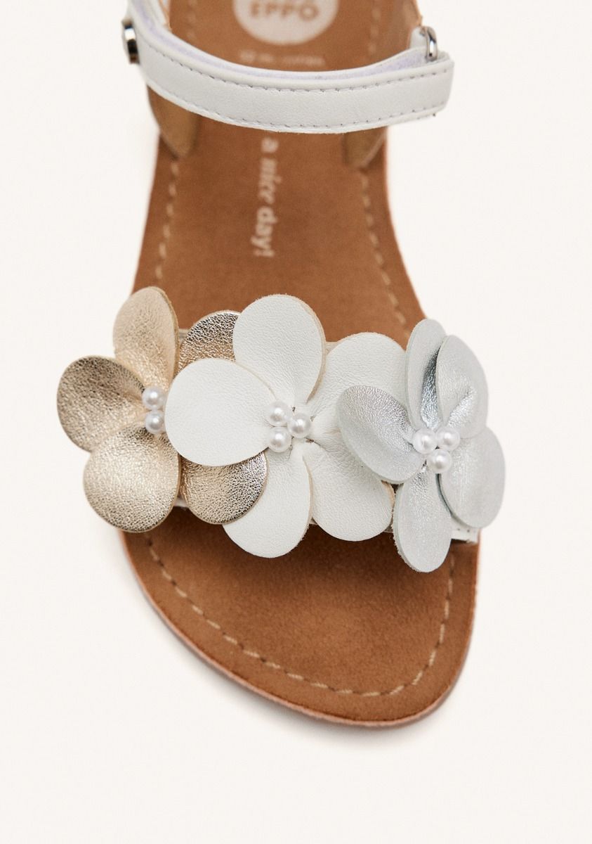 Gioseppo White Leather Flower Adorned Sandals for Girls 74718 - 75337