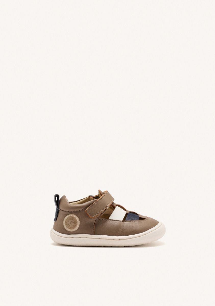 https://gioseppo.com/en-eu/media/catalog/product/cache/f4dd957c709b2d9c52151fabe7d0b512/b/7/b75352_taupe_01.jpg