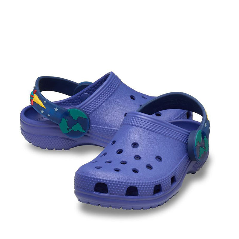 https://cdn.shopify.com/s/files/1/0819/0020/8407/files/crocs-211892-1231077782.jpg?v=1775202492