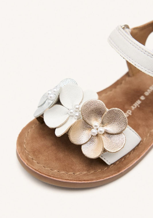 Gioseppo "Peeksville" White Leather Flower Adorned Sandals for Girls