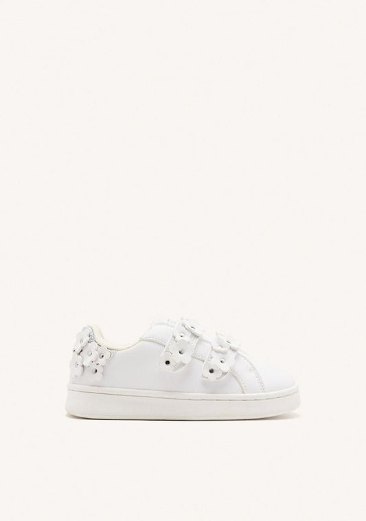 https://gioseppo.com/en-eu/media/catalog/product/cache/f4dd957c709b2d9c52151fabe7d0b512/e/7/e74917_blanco_01.jpg