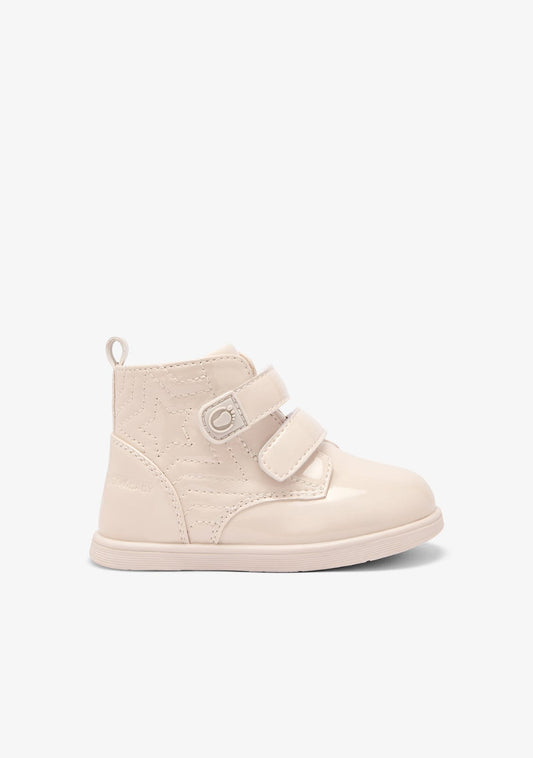 Soft Beige Star-Design Flexible Baby Booties for First Steps