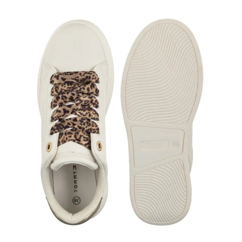 https://www.getstyle.eu/11863721-large_default/tommy-hilfiger-low-cut-lace-up-sneaker-off-whiteplatinum-t3a9-34255-1355x024-th1453-a-sports-shoes.jpg