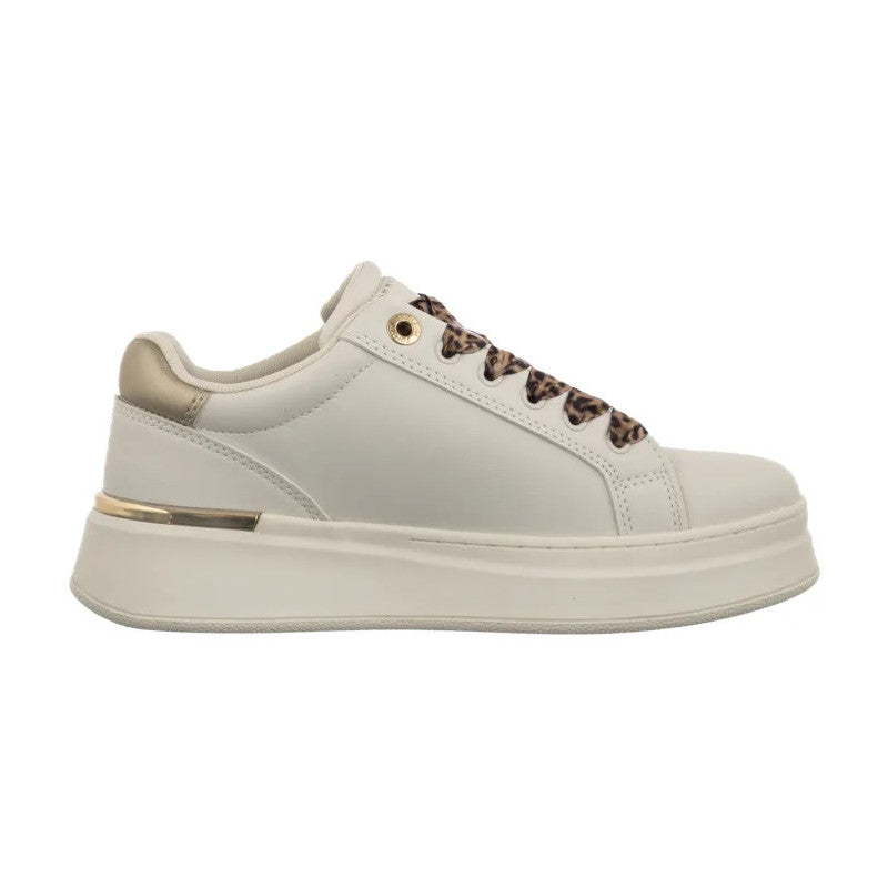 https://www.getstyle.eu/11863719-large_default/tommy-hilfiger-low-cut-lace-up-sneaker-off-whiteplatinum-t3a9-34255-1355x024-th1453-a-sports-shoes.jpg